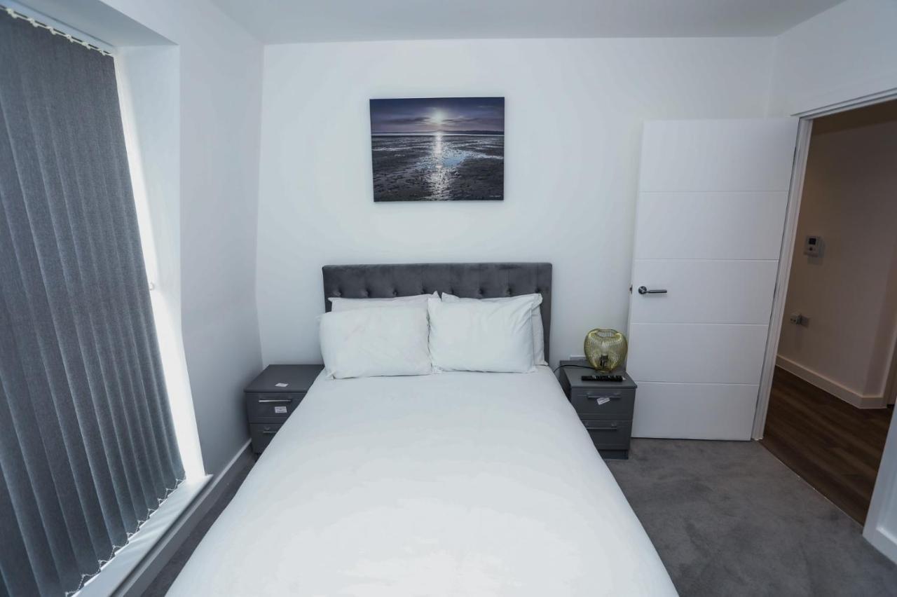 Lovely 2 Bed Apartment With Parking ลอนดอน ภายนอก รูปภาพ